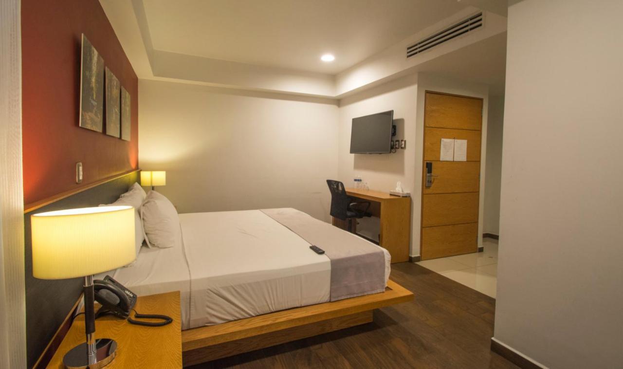 Concept Hotel ซาโมรา เด อิดาลโก ภายนอก รูปภาพ